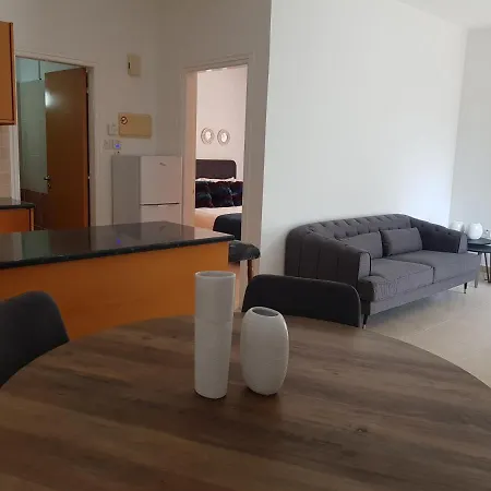 דירה Lenosaspasiacourt