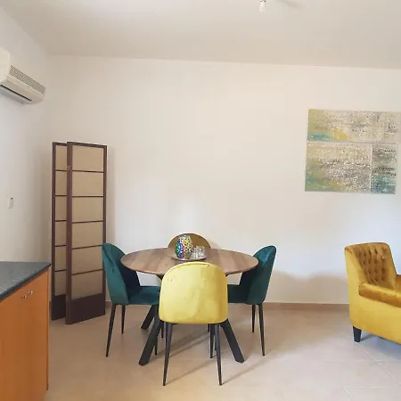 Lenosaspasiacourt Apartment